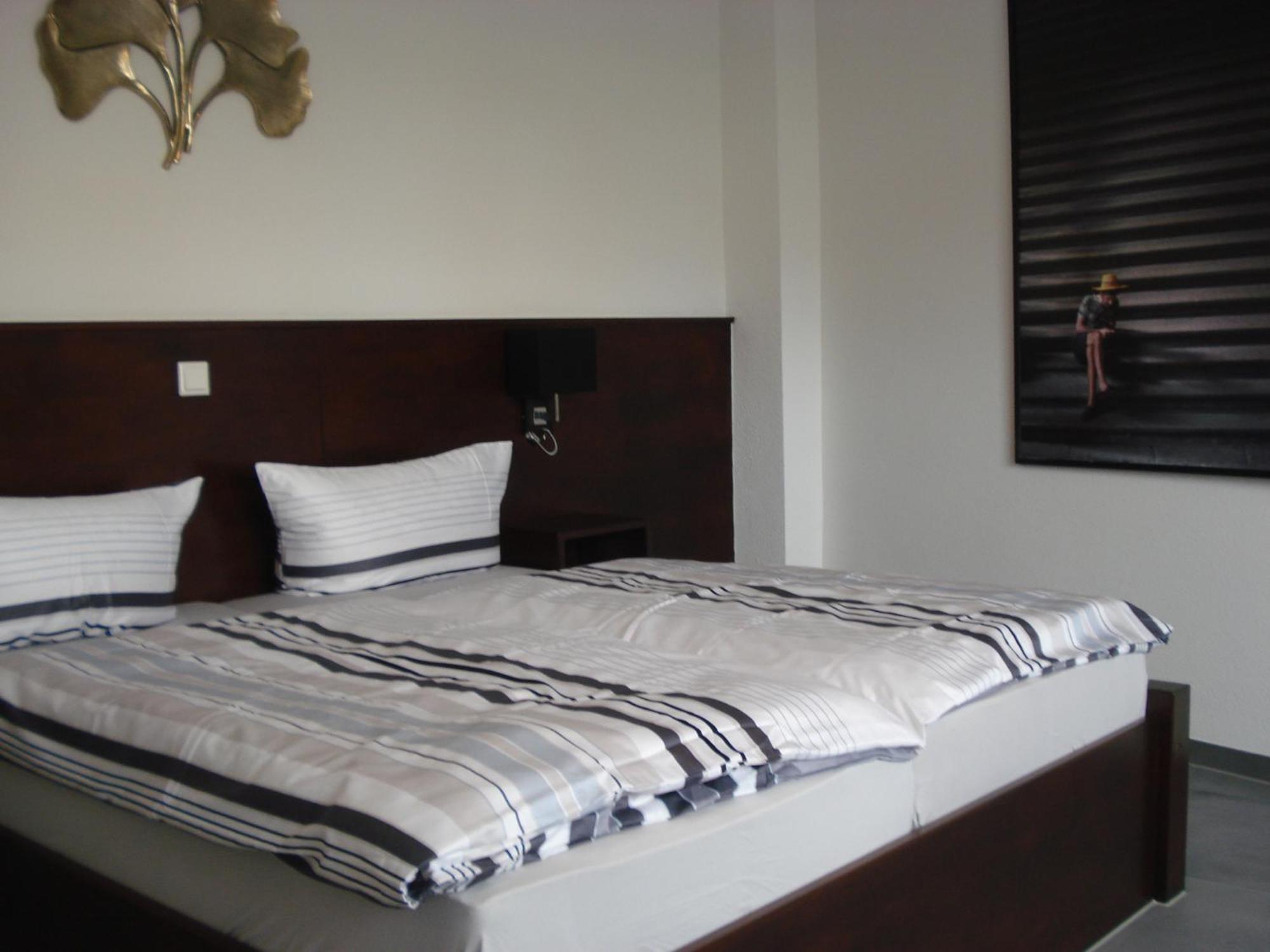 Hotel Restaurant Fritz โกรเนา ภายนอก รูปภาพ