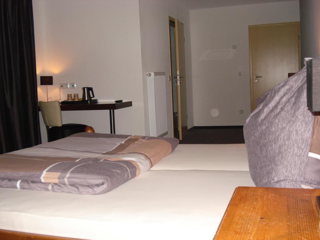 Hotel Restaurant Fritz โกรเนา ภายนอก รูปภาพ
